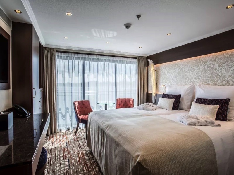 Standard Suite - The Diamond (Upper) Deck